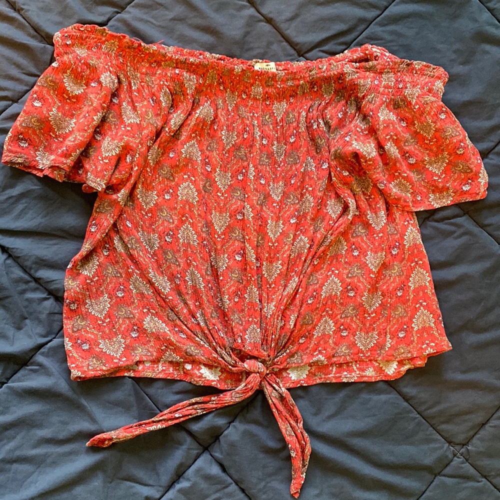 Sleeveless shirt
